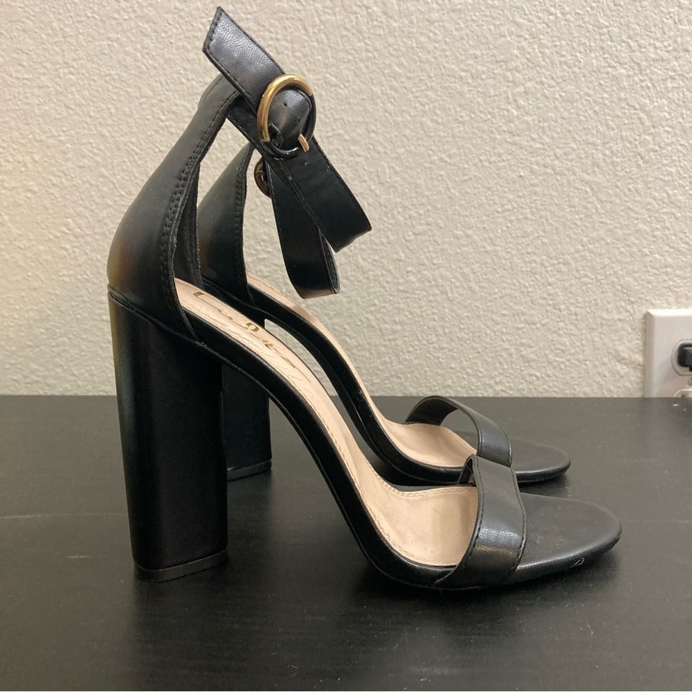 Lulus Strappy Heels - Black/Cream - Size 7.5